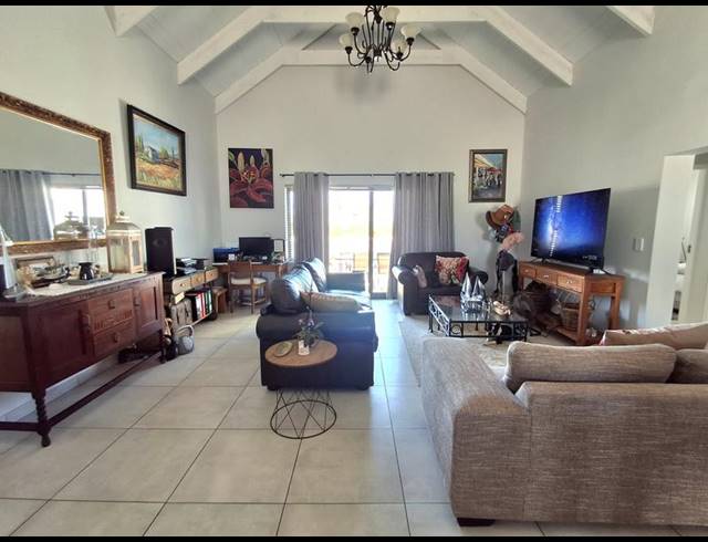 3 BEDROOM HOUSE FOR SALE IN BRITANNIA BAY